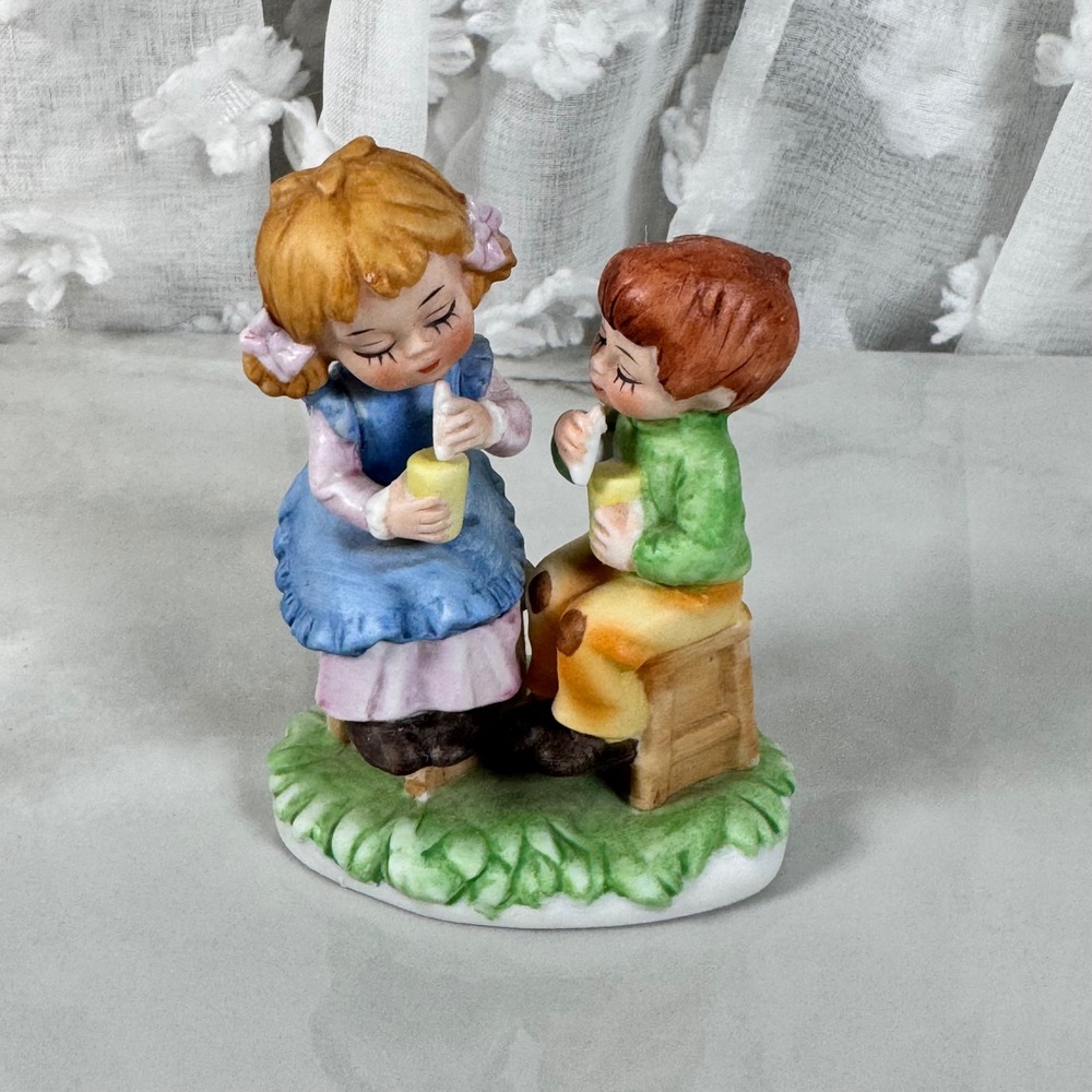 Vtg‎ Lefton China Handpainted Small Children Figurine Boy and Girl Cottagecore